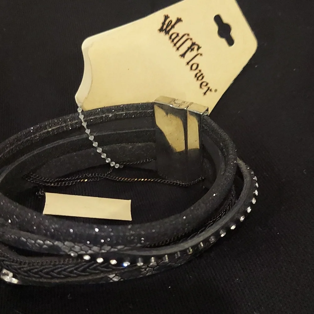 Black and Silver Multi-Layer Bracelet - Picture 4 of 7